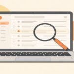 Un ordinateur portable ouvert sur un moteur de recherche avec une loupe, entouré d'enveloppes et d'un cadenas, sur fond crème, pour illustrer la vérification d'une adresse email dans une base de fuites de données